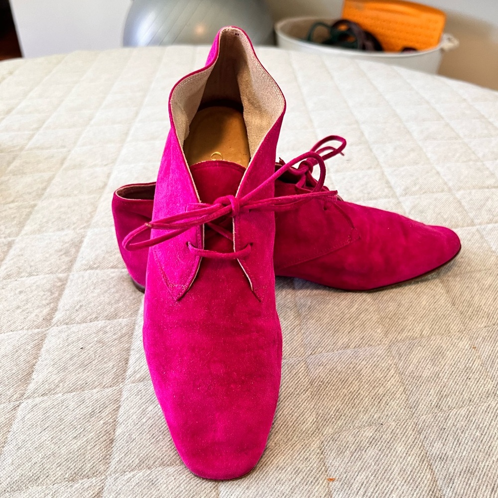 VINTAGE GUCCI Sz 36.5 US 6.5 Fuchsia Pink Suede Lace up Booties Leather Soles